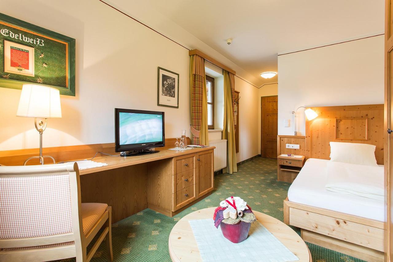 Alpenrast Tyrol Hotel Mils bei Imst Exterior foto
