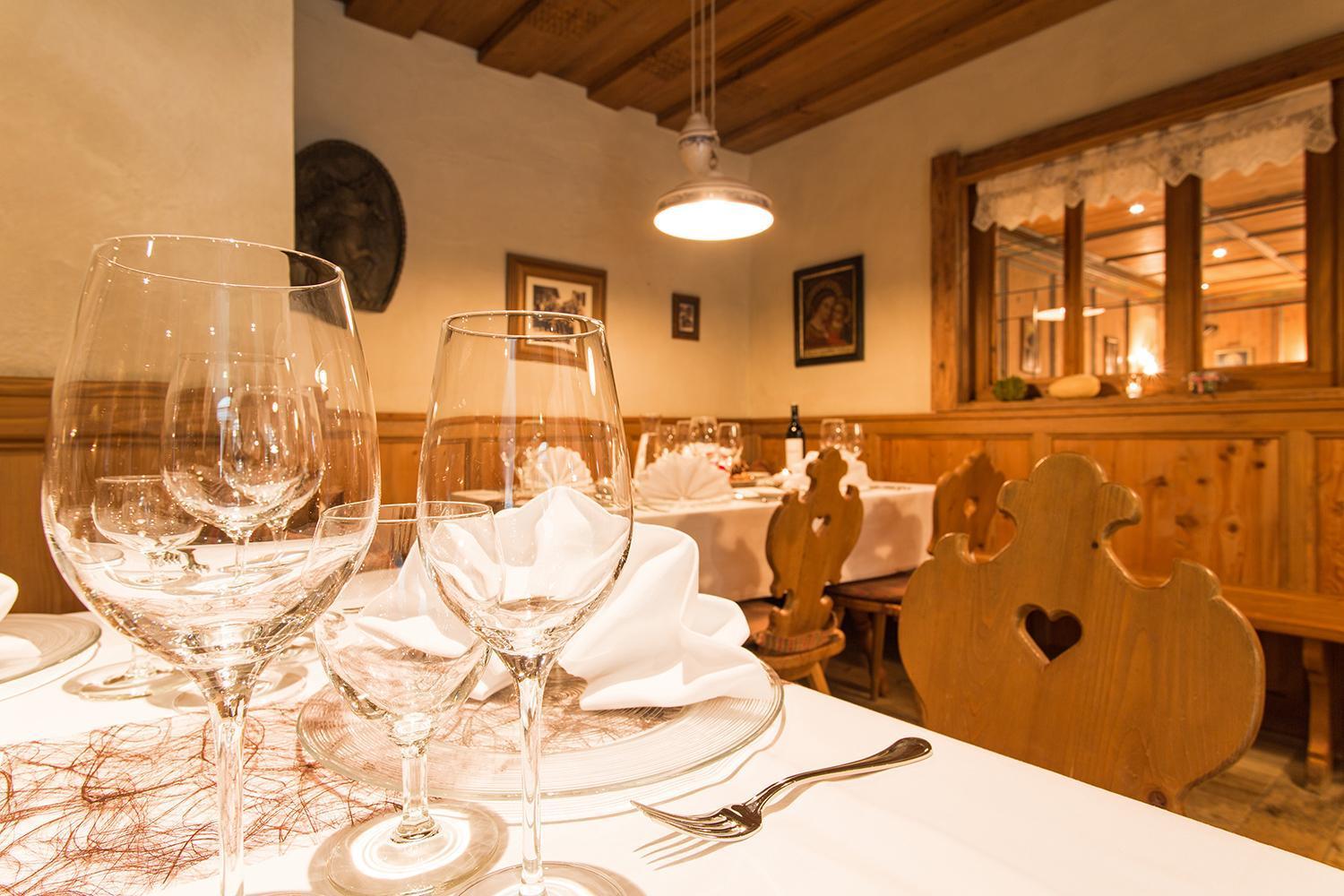 Alpenrast Tyrol Hotel Mils bei Imst Exterior foto