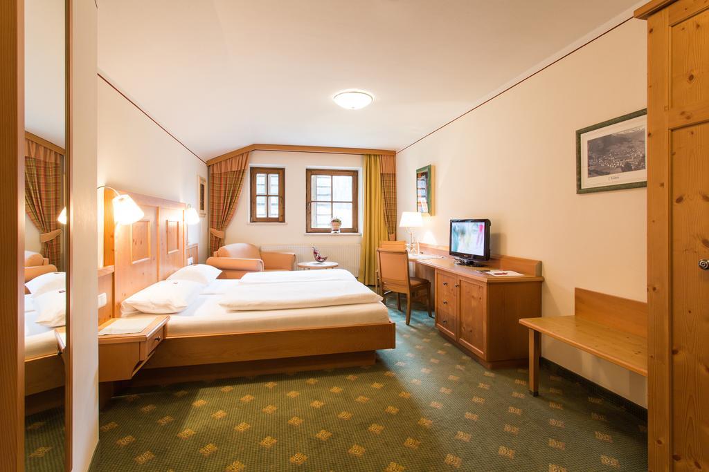 Alpenrast Tyrol Hotel Mils bei Imst Cameră foto