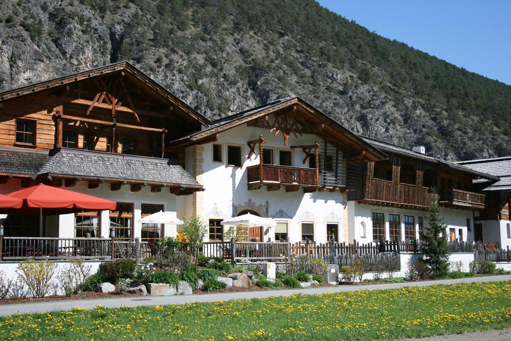 Alpenrast Tyrol Hotel Mils bei Imst Exterior foto